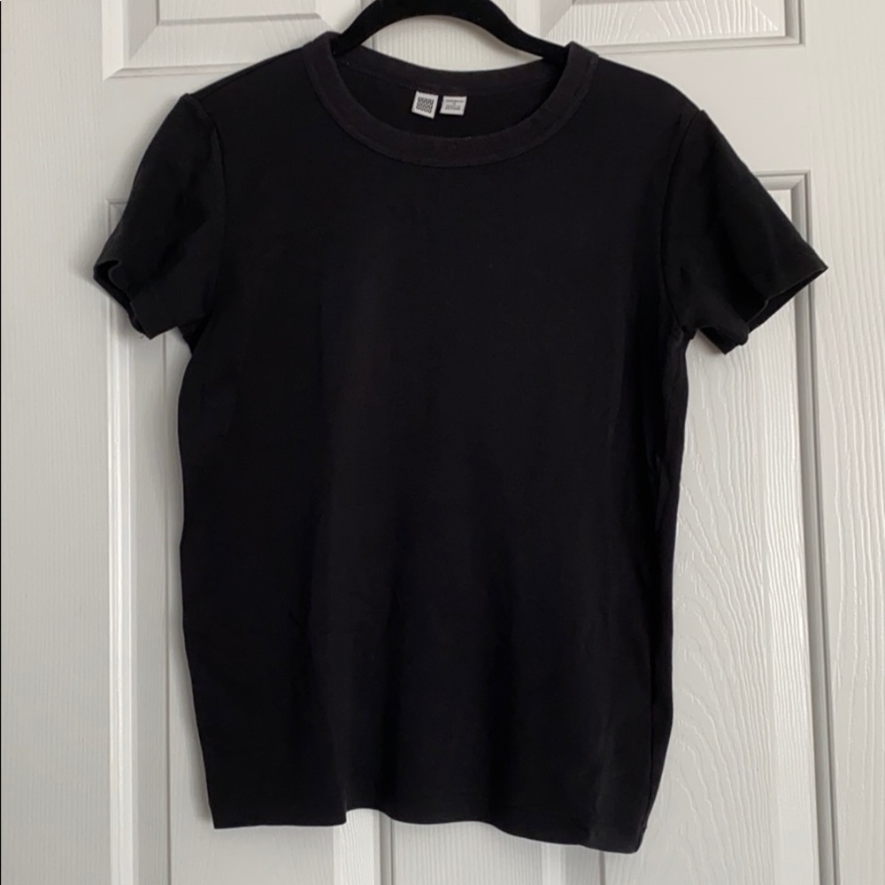 Uniqlo Black Tee